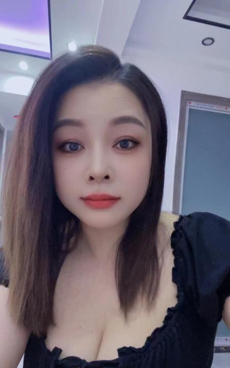 颜值技术到位的妹子