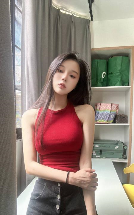 身材颜值俱佳馨儿