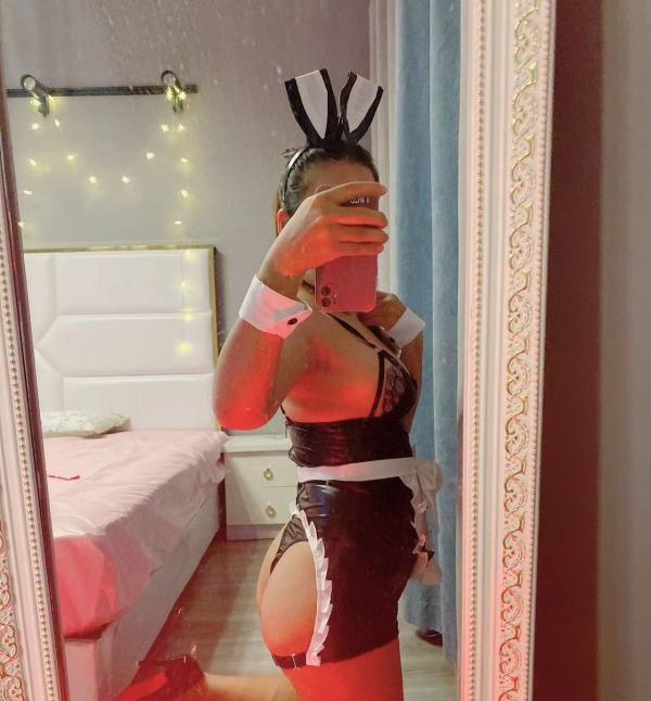 潮喷一姐三通女郎