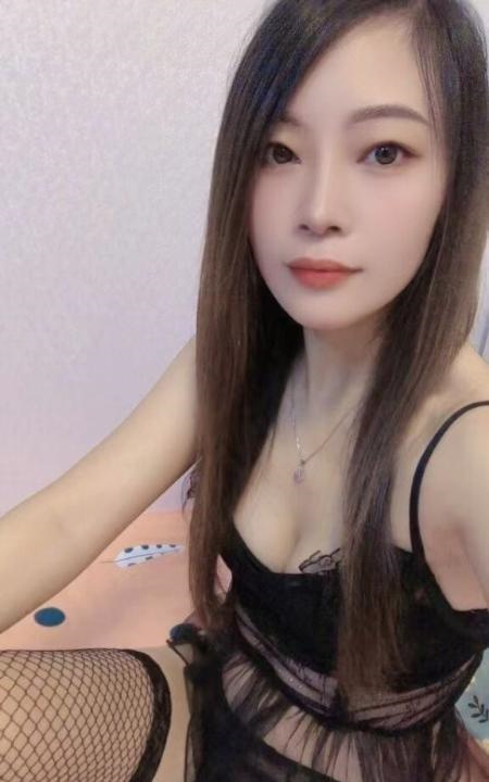 出击性感长腿制服妹