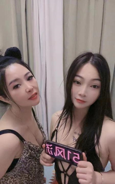 黑丝姐妹双飞