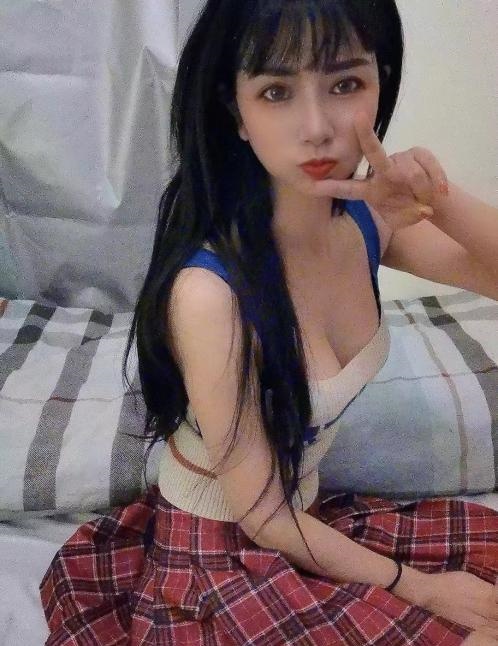宝安嫩妹露娜