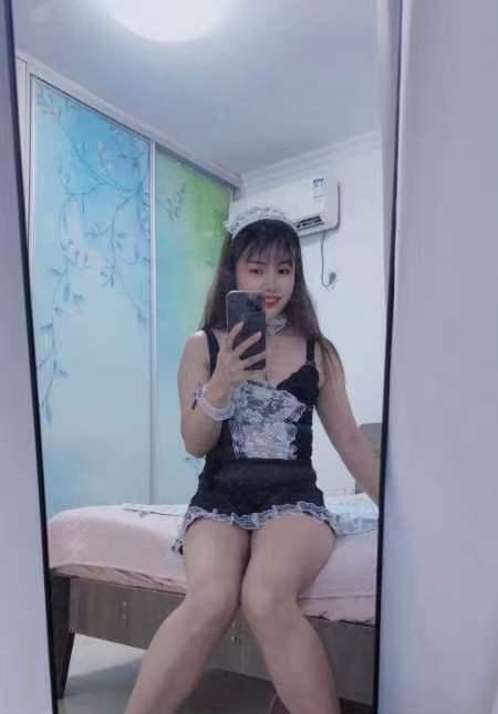 长腿萌萌老师