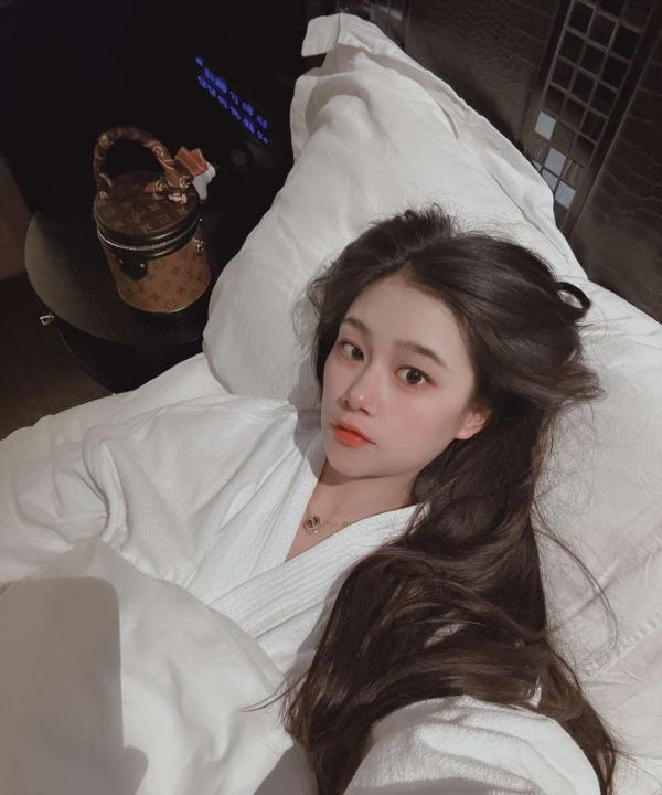 苏州长发小美女