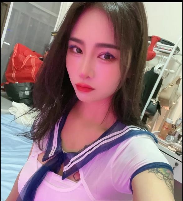 火辣大胸制服小姨妈