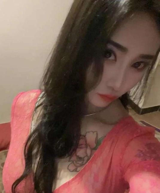 火辣大胸制服小姨妈