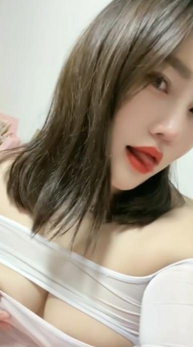 前凸后翘重庆妹