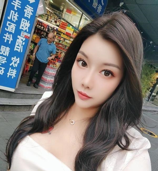 罗湖晴晴