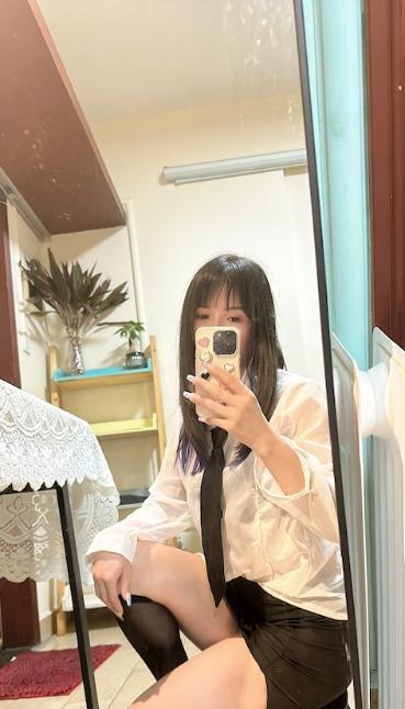 OL制服美腿娜娜