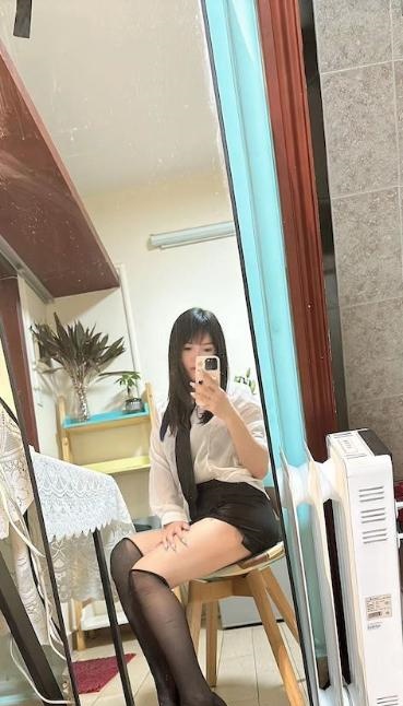 OL制服美腿娜娜
