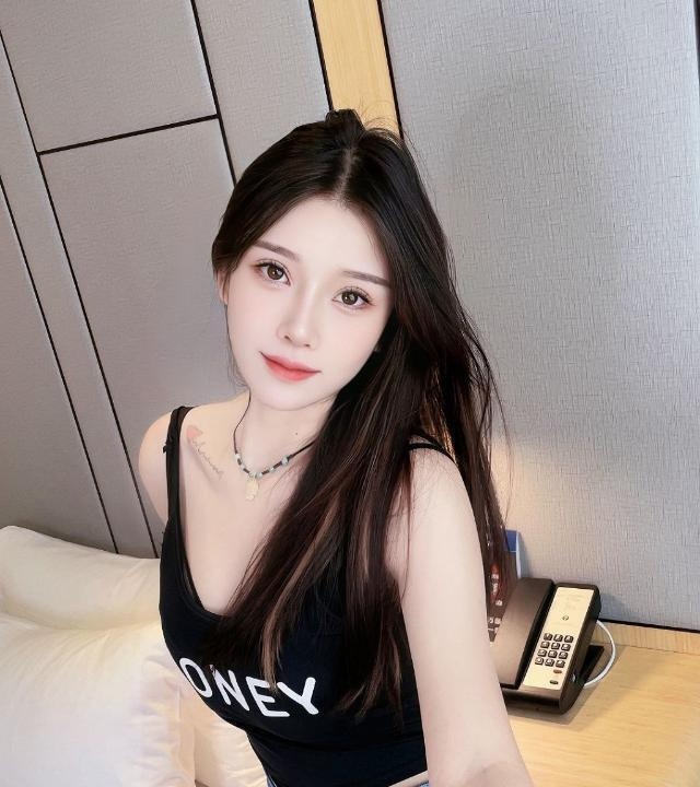 闵行个人居家的大胸妹