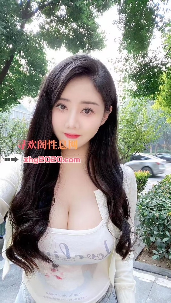 高颜值闷骚小妮子