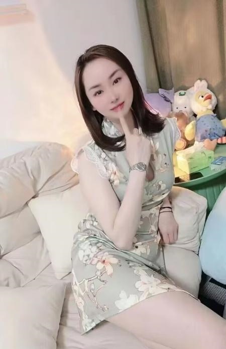 杨浦佳佳