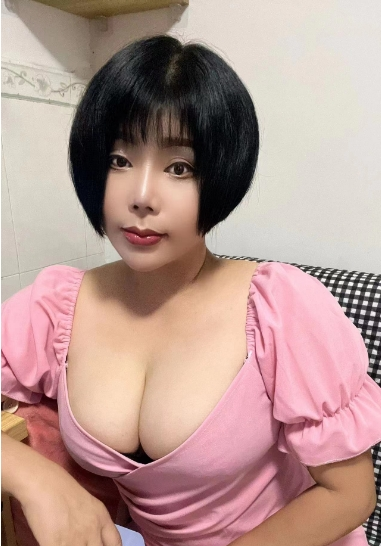 胸大臀肥短发服务型