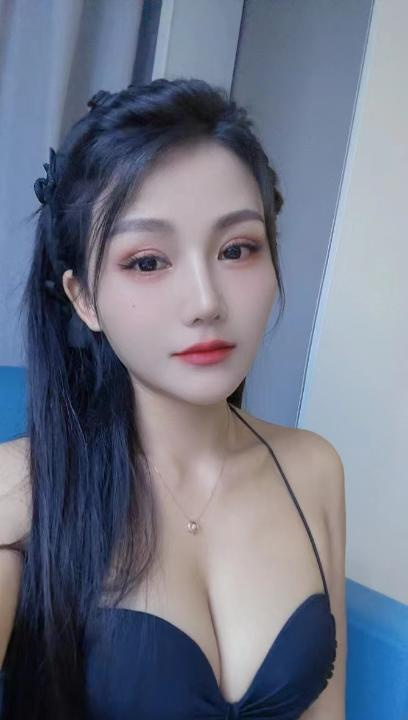 白嫩大波兮兮