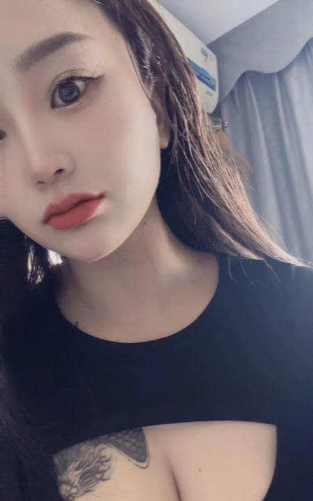 实惠服务大胸妹