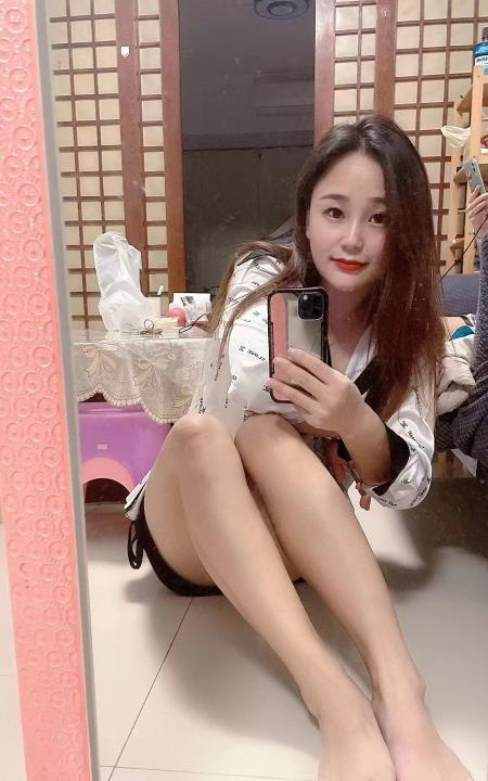 实惠服务大胸妹