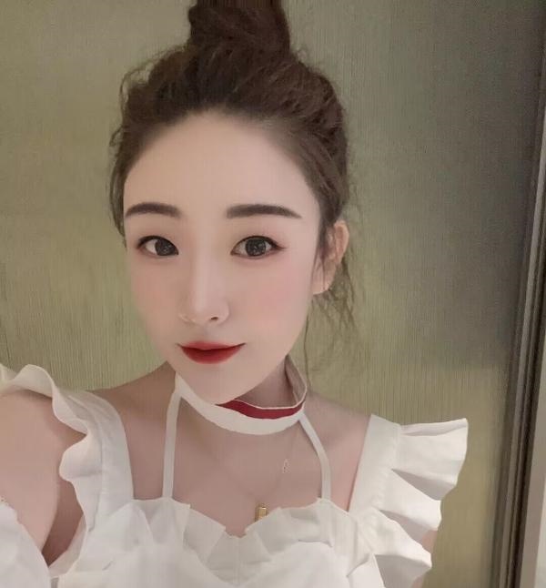 清纯美女服务态度好