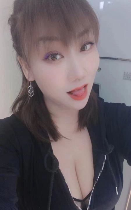 服务到位的熟女