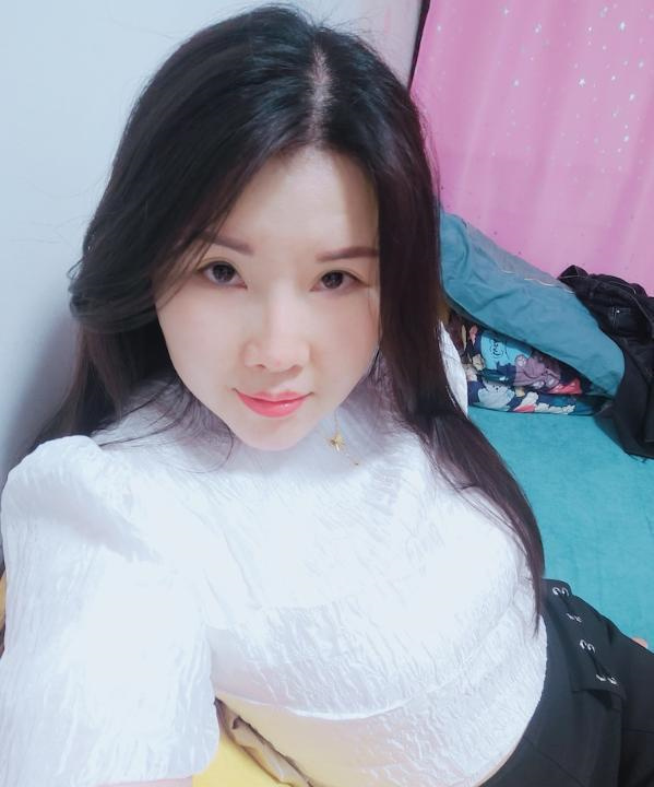 微胖美臀玥儿