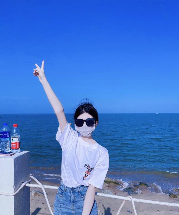 南山制服少妇