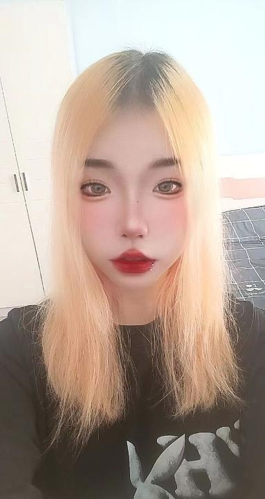 萧山唇钉个性妹