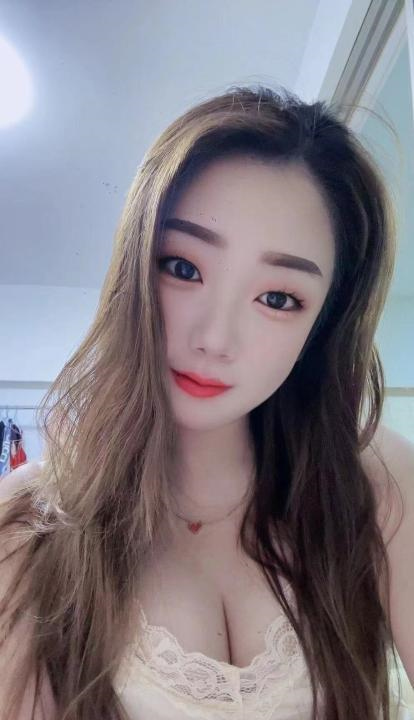 大奶嫩妹开心