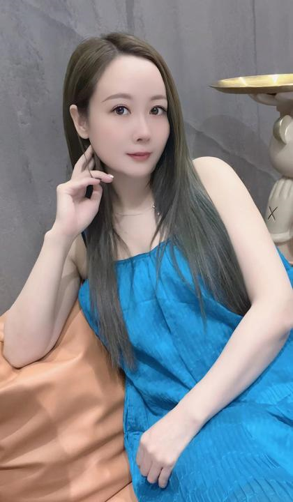 美妇越秀泡芙