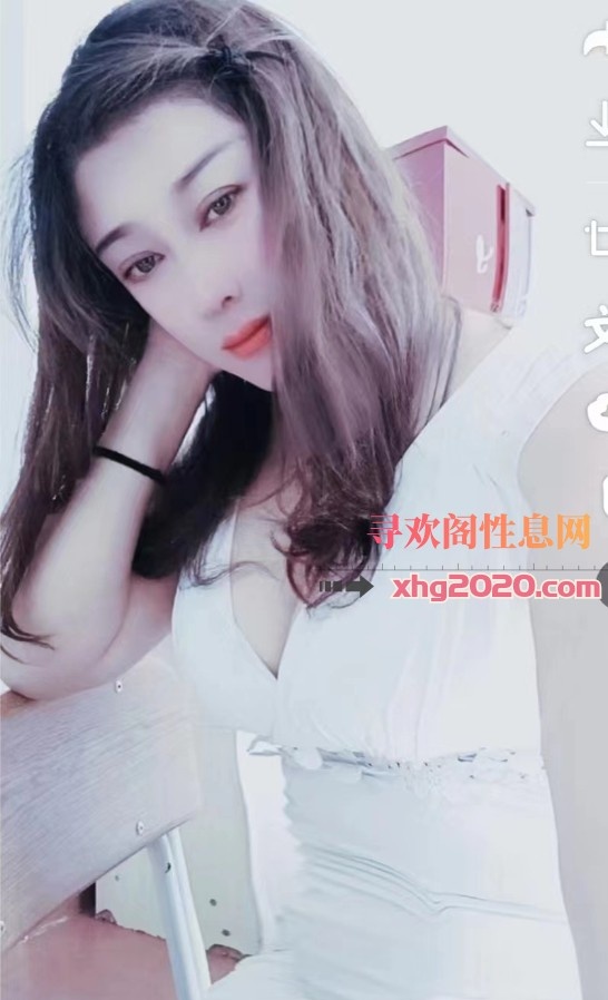 大胸长腿少妇