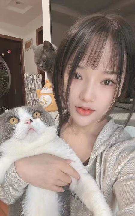 七宝娇小型素人娘苏珊