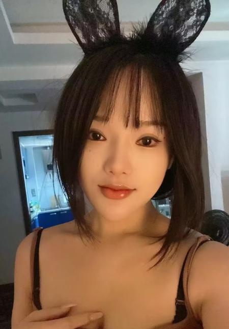 七宝娇小型素人娘苏珊
