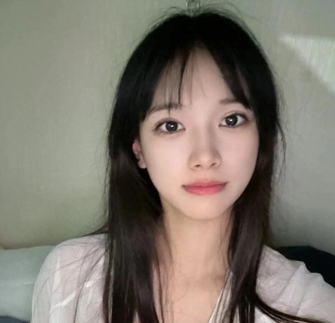 美妆兼职妹菲儿