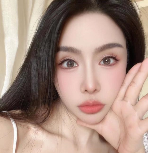 东站长腿美女