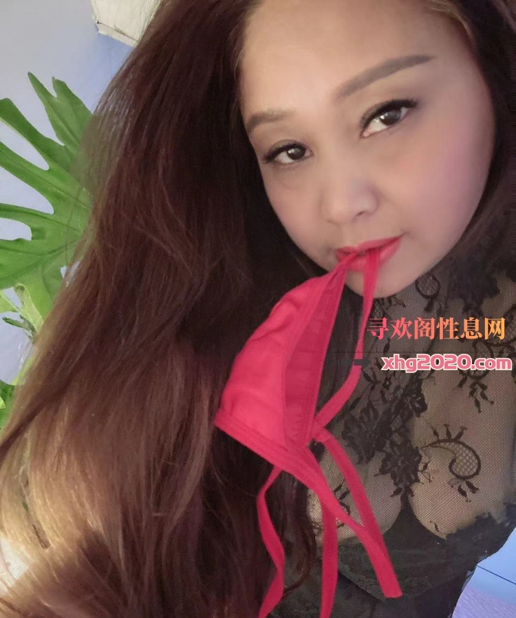 红色底裤熟女