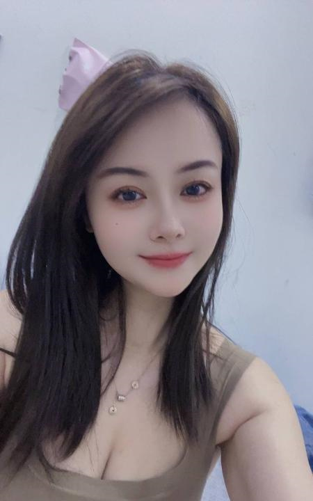 罗湖区向西地铁口附近