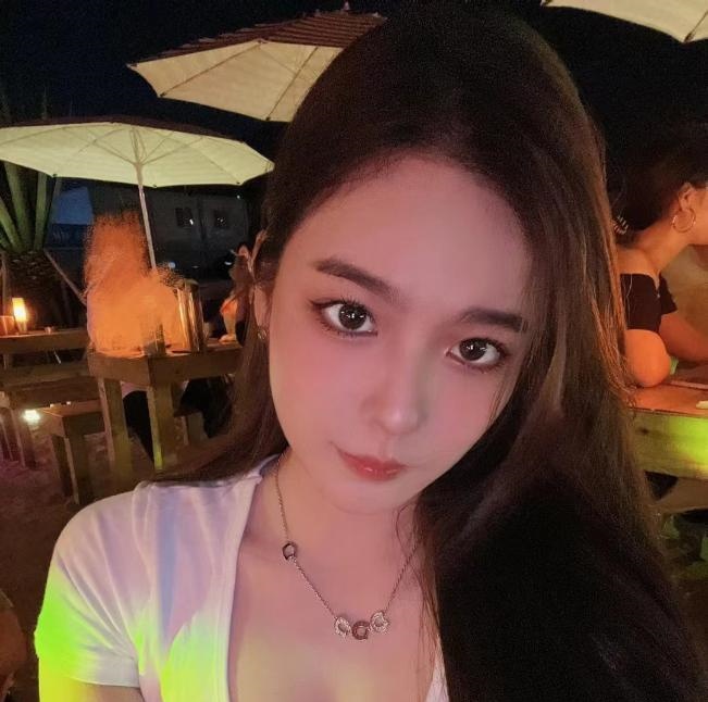 邻家美腿妹晴雨