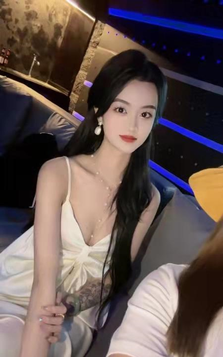 大长腿小美女