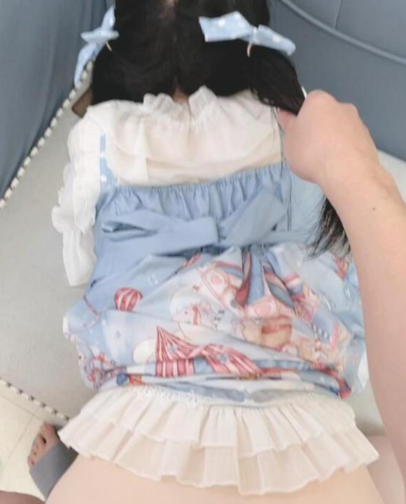 白虎萝莉妹cos