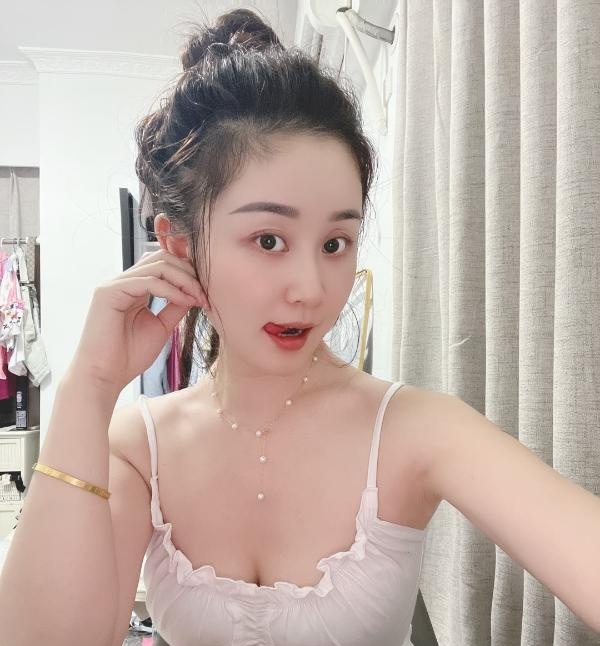 沈阳北站漂亮妹子