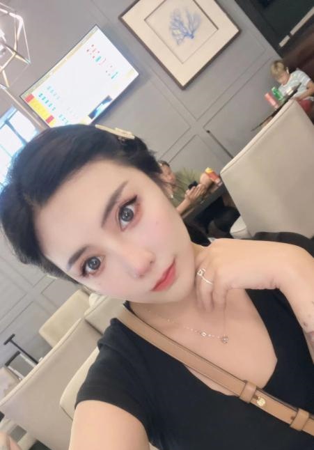 铁西网红脸小姐姐