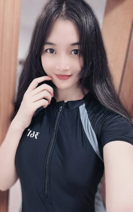 肤白貌美骚妹子