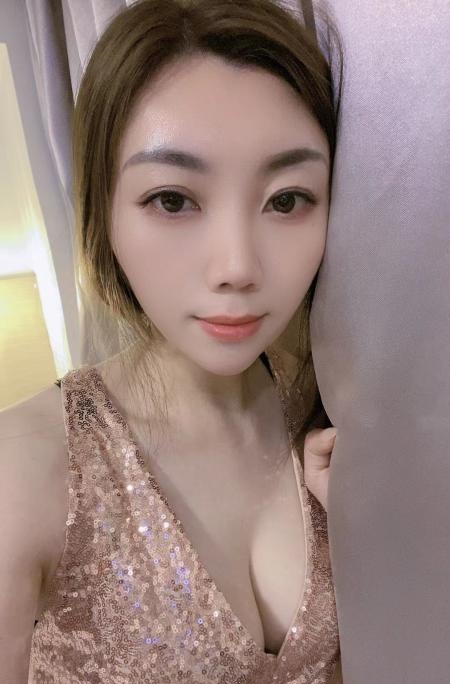 徐汇大胸服务系舒沐曦