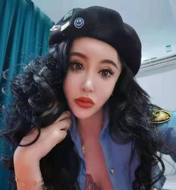 伍玥小姐姐