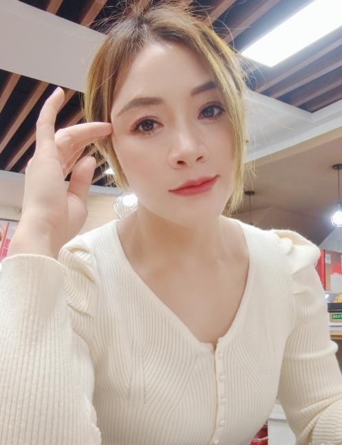 翘臀大屁股彤彤
