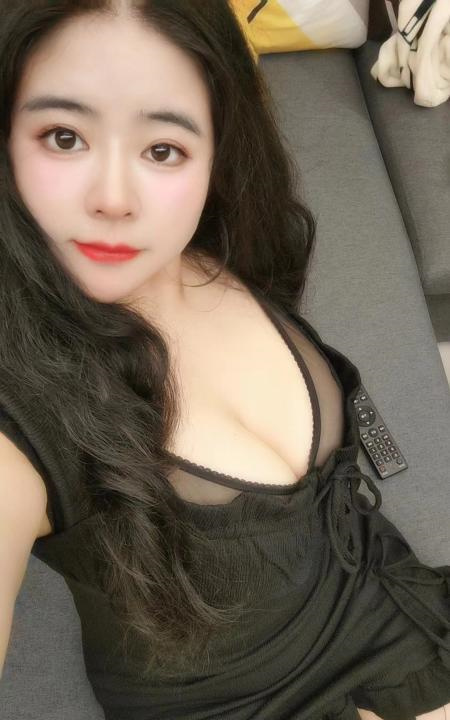 大巨乳露露