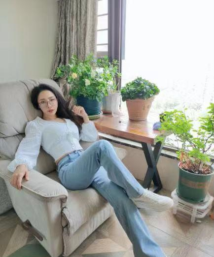 眼镜御姐娜娜姐