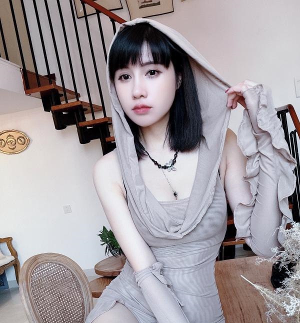 身材高挑御姐彤彤