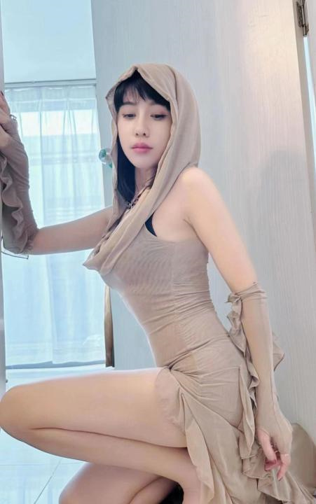 身材高挑御姐彤彤