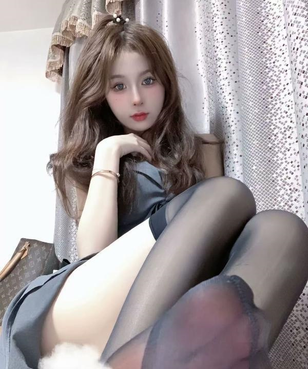 黑丝美腿baby