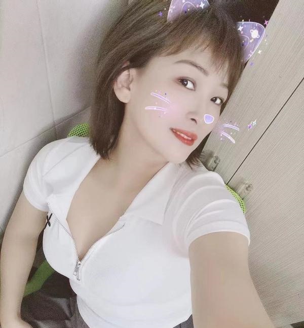 大奶叶子老师